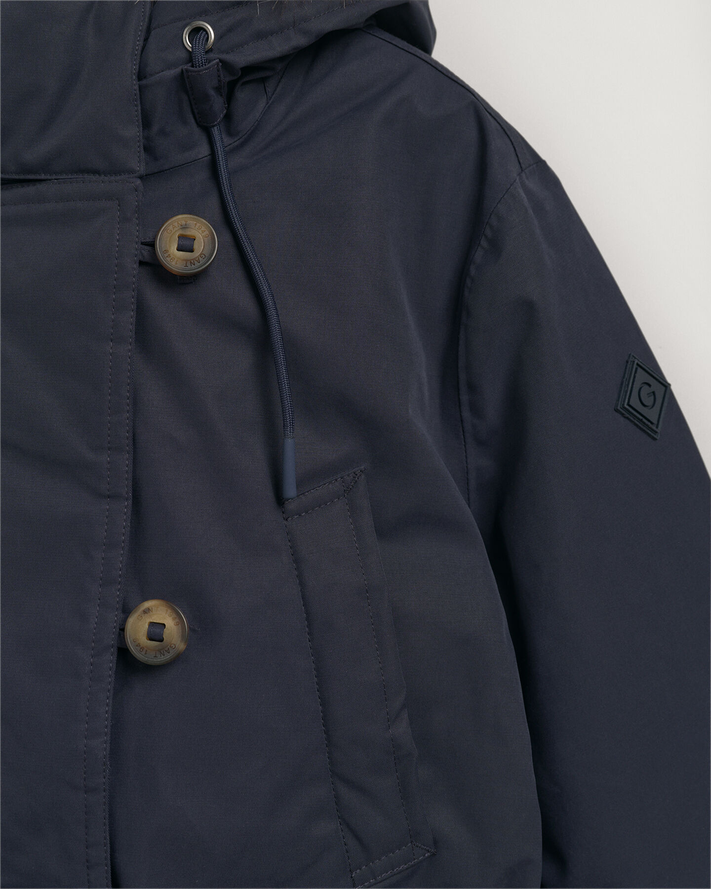 Parkatakki talvik&auml;ytt&ouml;&ouml;n