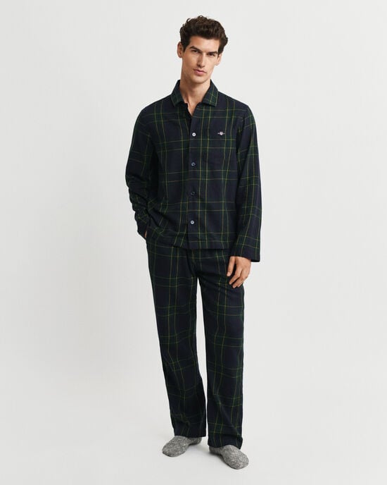 Ruudullinen flanellipyjama lahjapakkauksessa