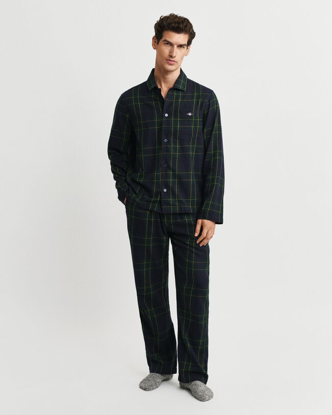 Ruudullinen flanellipyjama lahjapakkauksessa