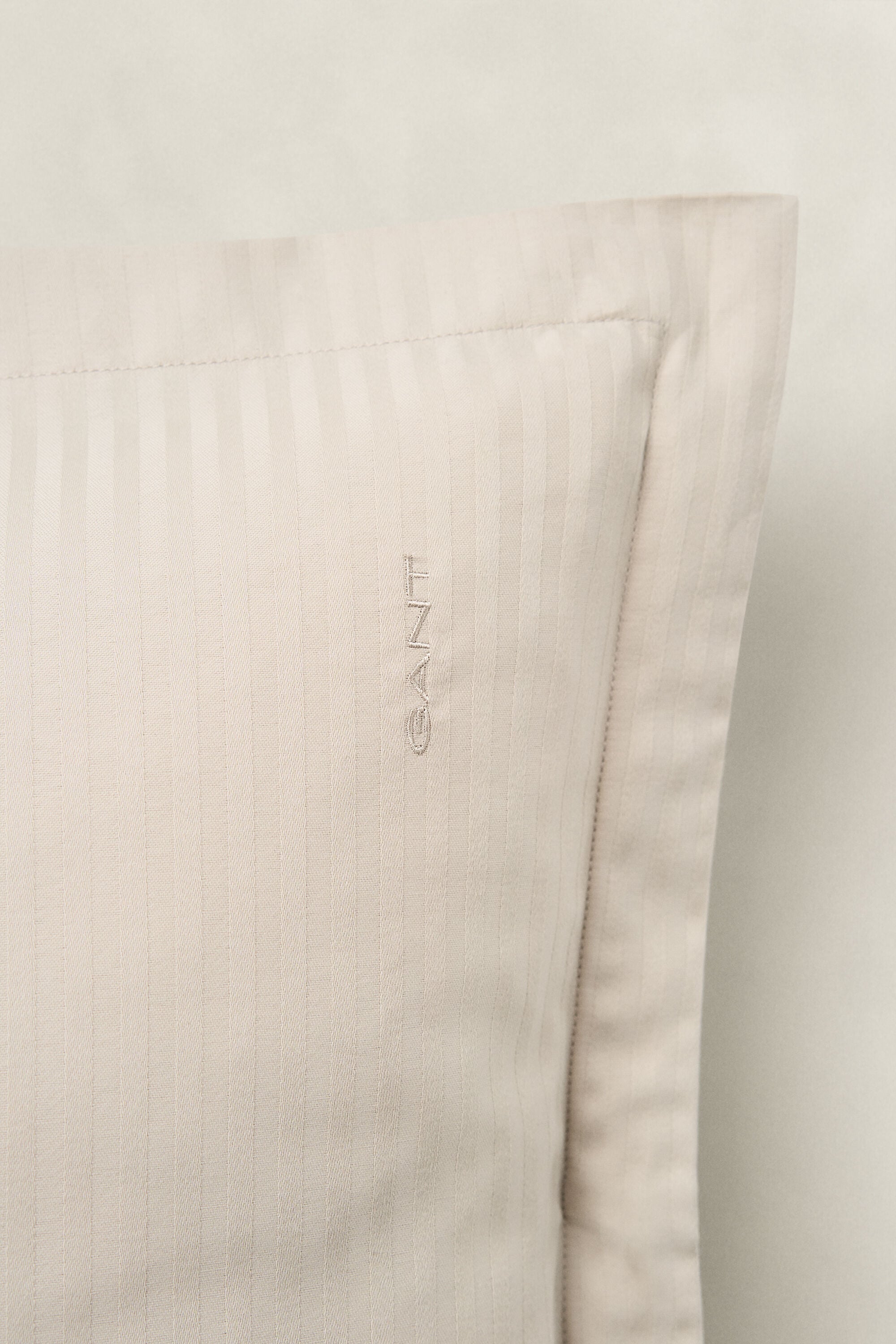 Sateen Striped ‑tyynyliina