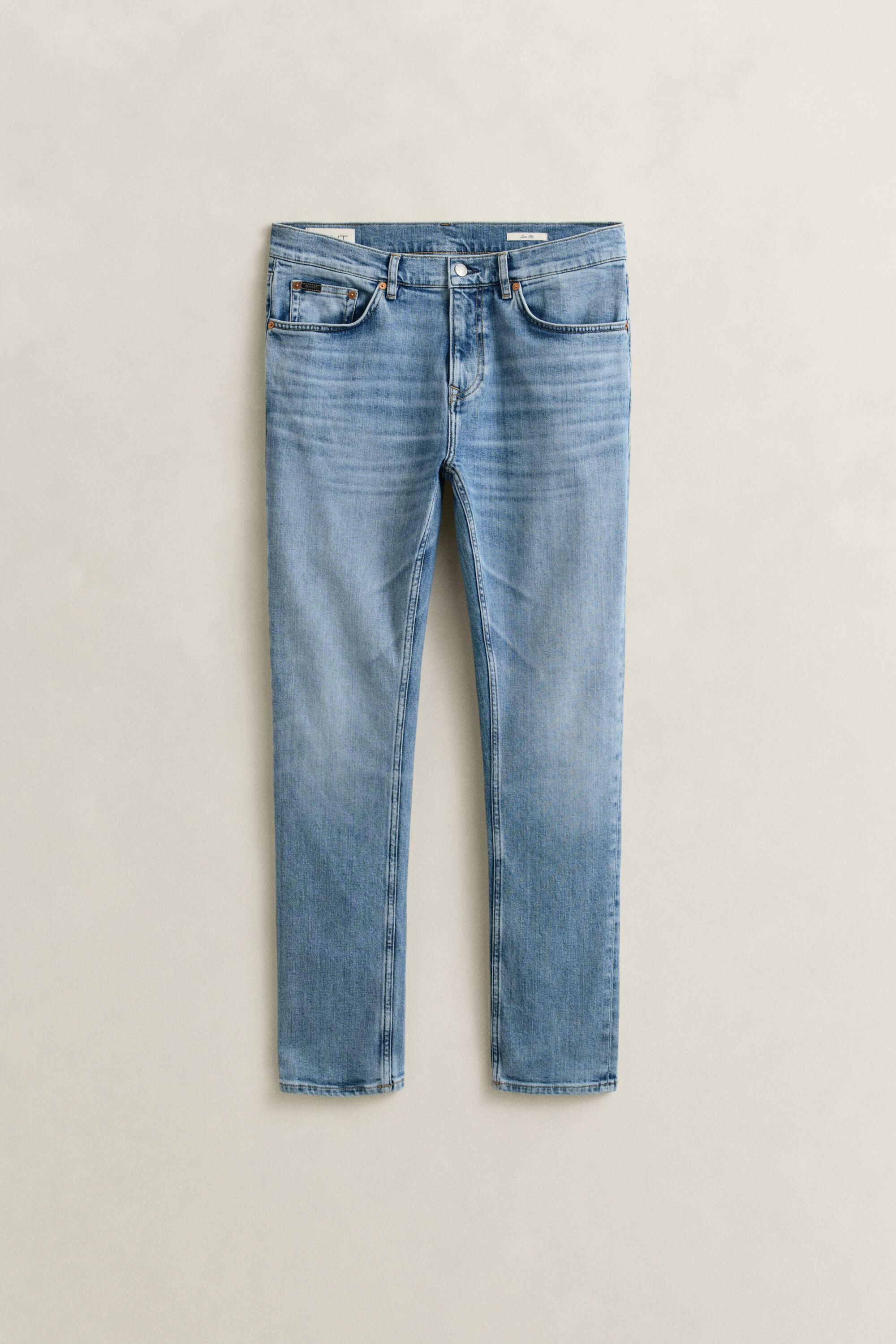 Slim fit ‑mitoitetut farkut