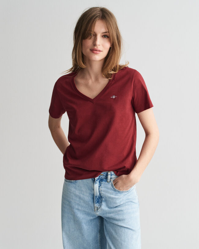 Shield-t‑paita, jossa v-pääntie