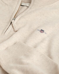 Teens-malliston Shield-puuvillaneulepusero, jossa vetoketjullinen pääntie