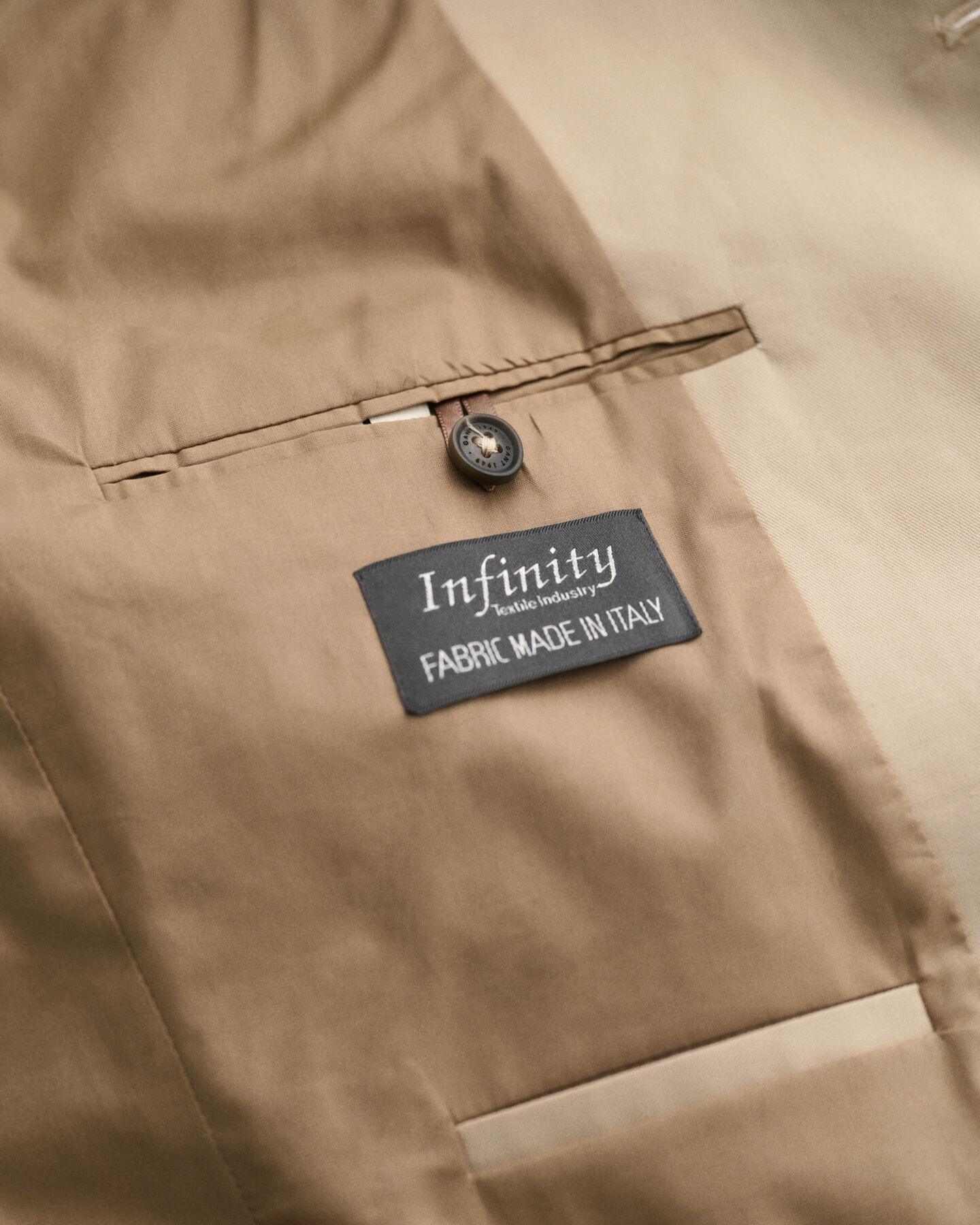 Regular&nbsp;fit ‑mitoitettu puuvillableiseri