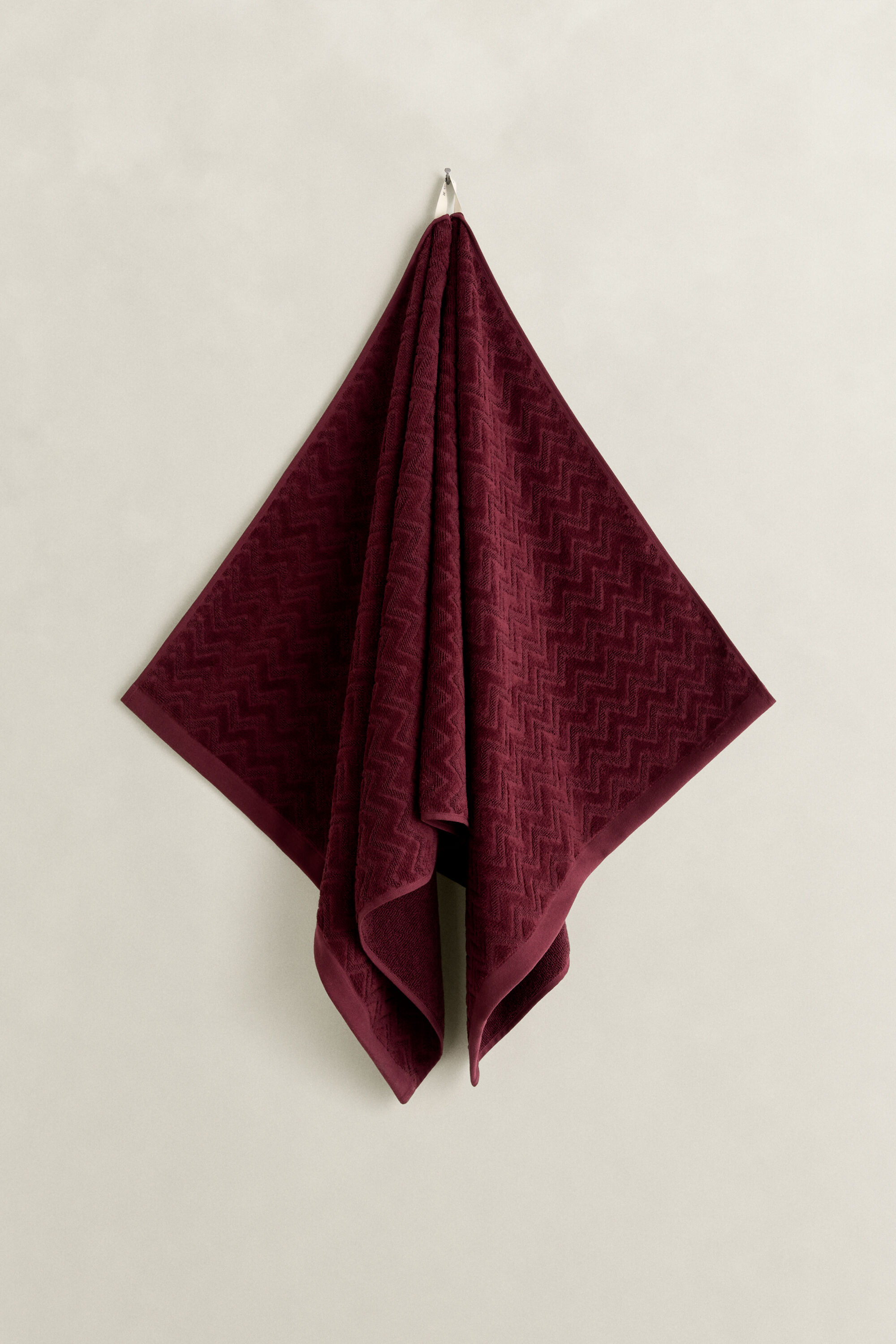 Kalanruotokuvioinen jacquard-pyyhe (70 cm x 140 cm)
