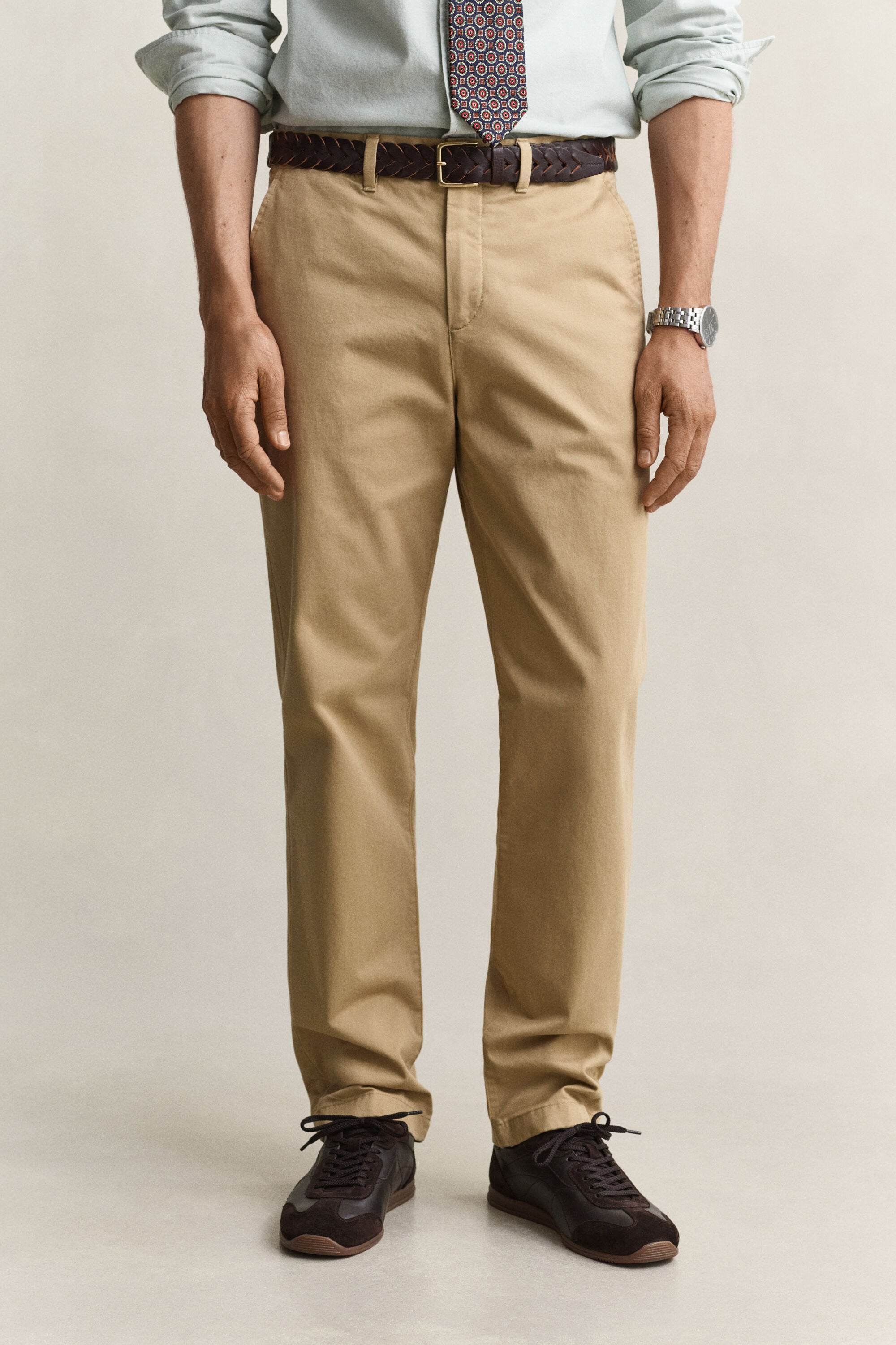 Regular fit ‑mitoitetut klassiset chinot