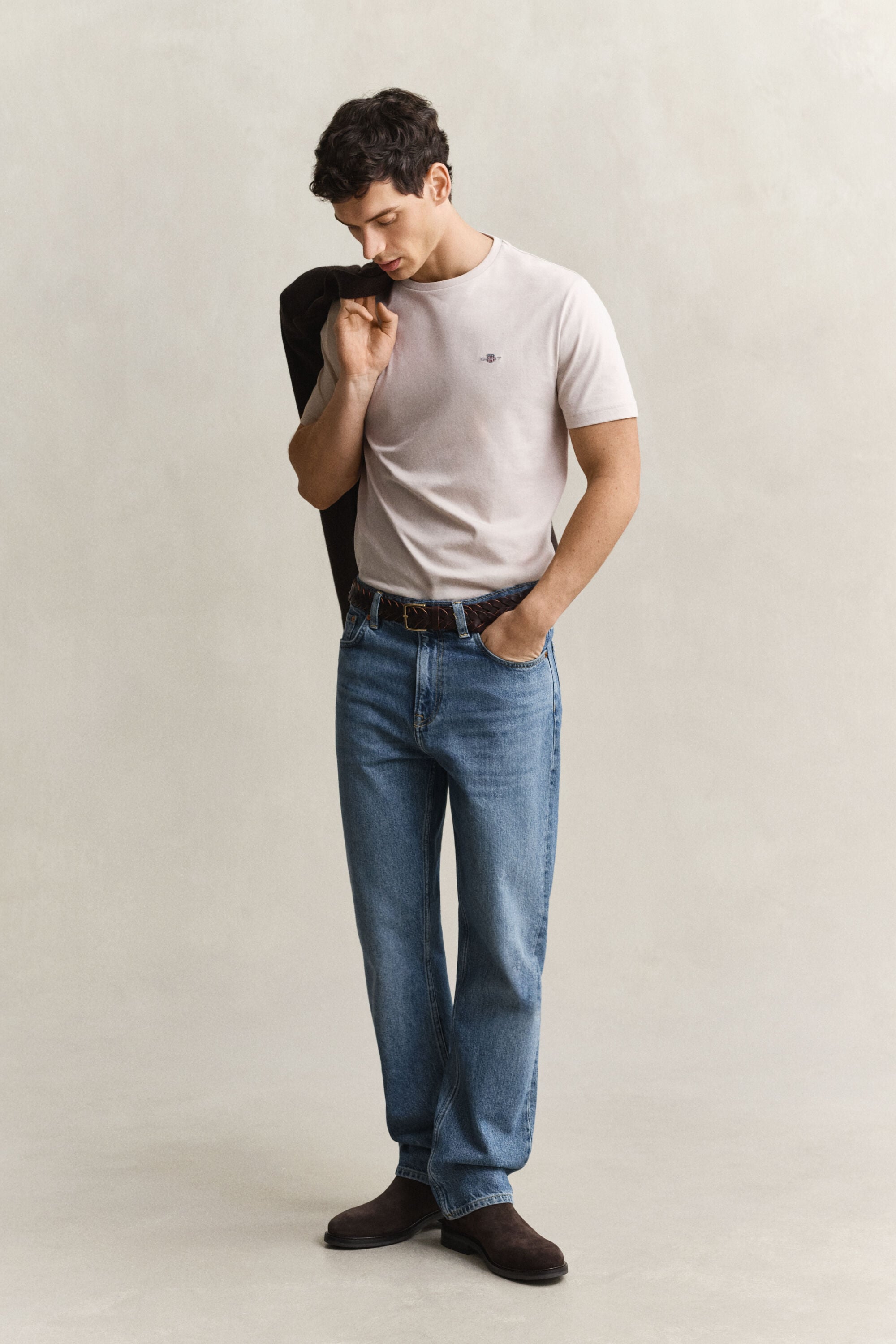 Regular fit ‑mitoitettu Shield-t‑paita