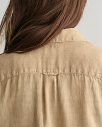 Teens-malliston lyhythihainen pellavapaita