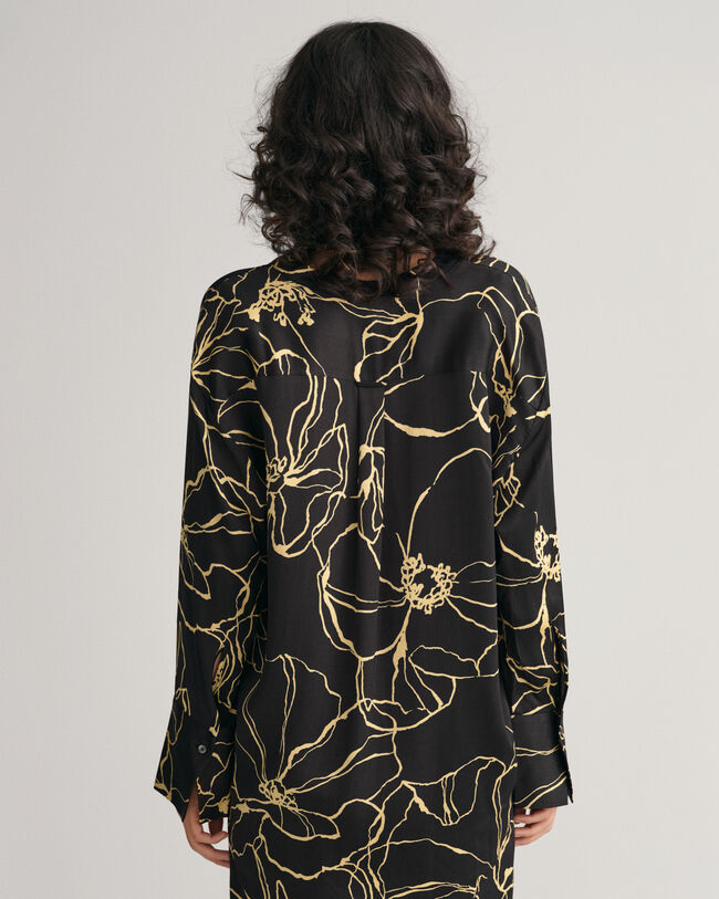 Viivakuvioitu pusero, jossa v-p&auml;&auml;ntie