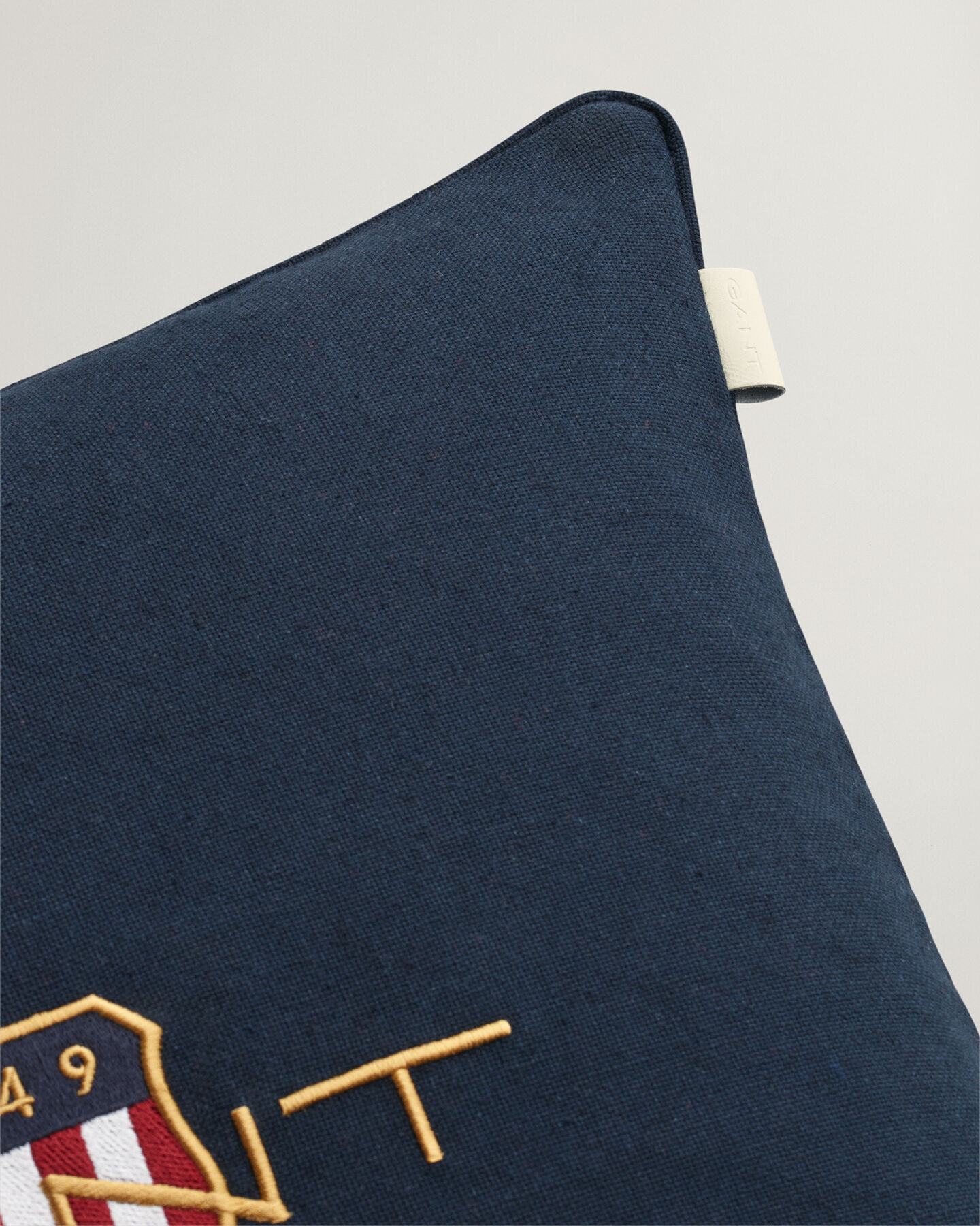 Archive Shield ‑tyynynpäällinen