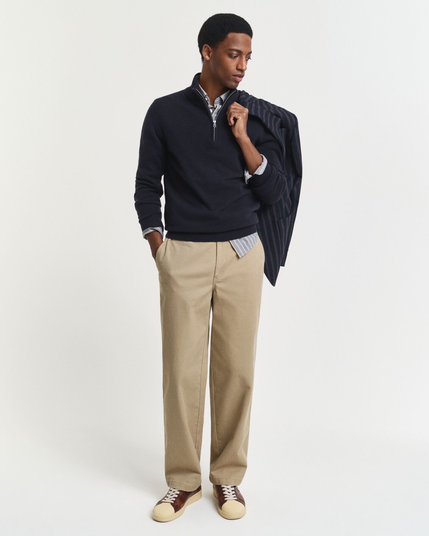 Puolivetoketjullinen kašmirneulepusero