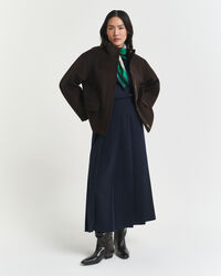 Lyhyt vetoketjullinen villakangastakki