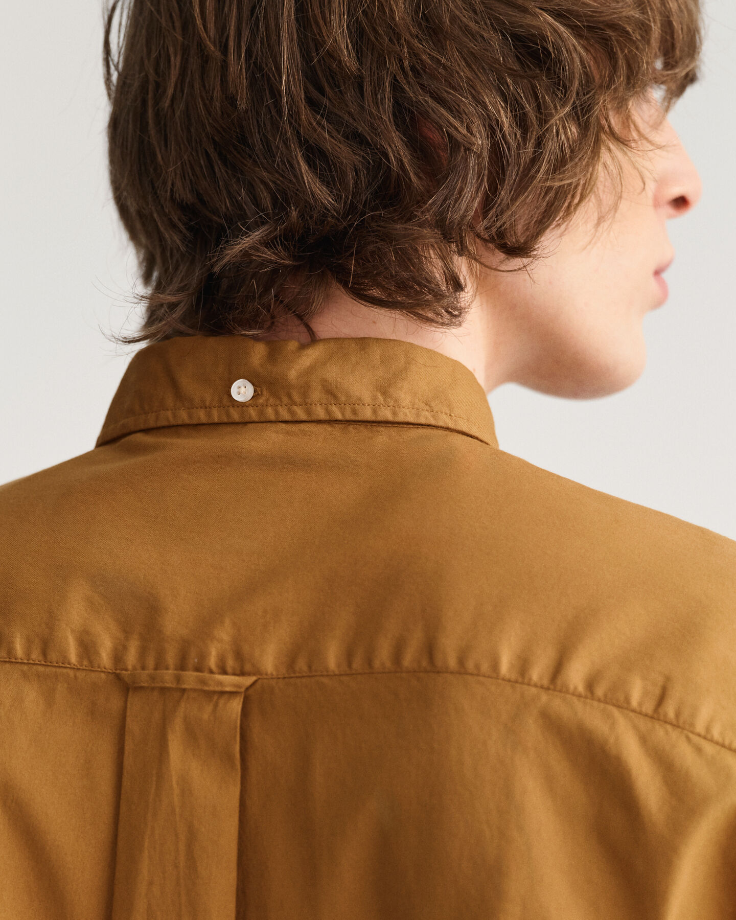 Relaxed fit ‑mitoitettu, valmiina v&auml;rj&auml;tty oxford-paita