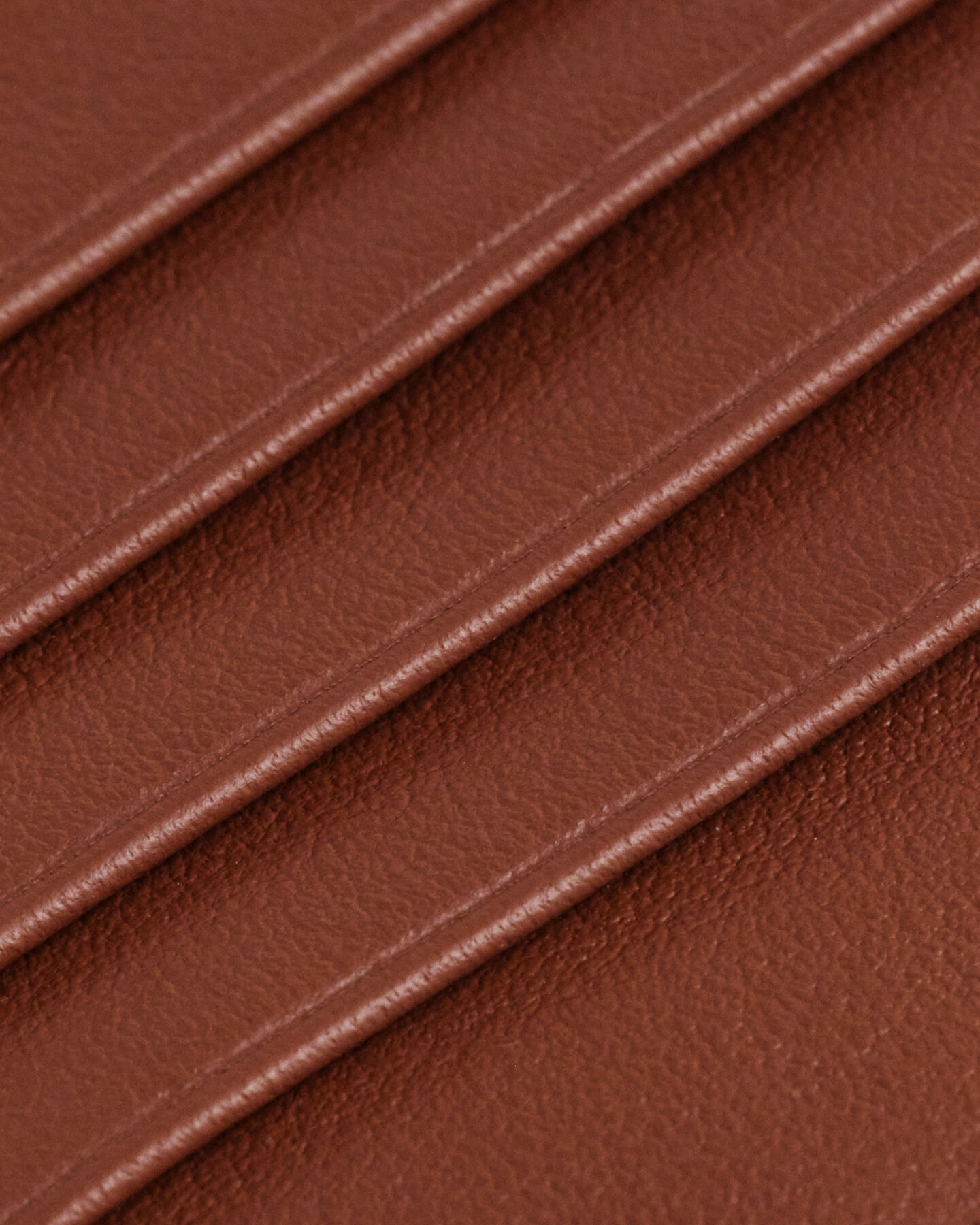 Nahkainen vetoketjullinen korttikotelo