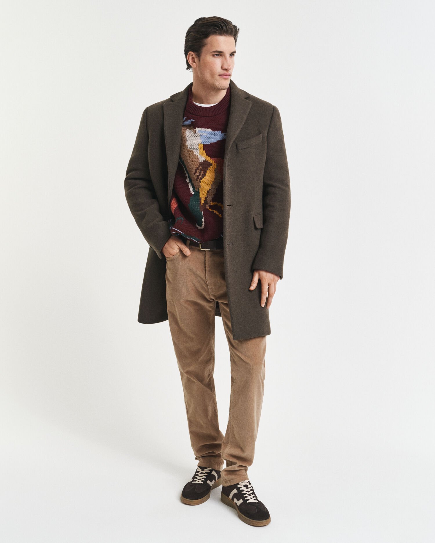 Regular fit ‑mitoitetut vakosamettifarkut