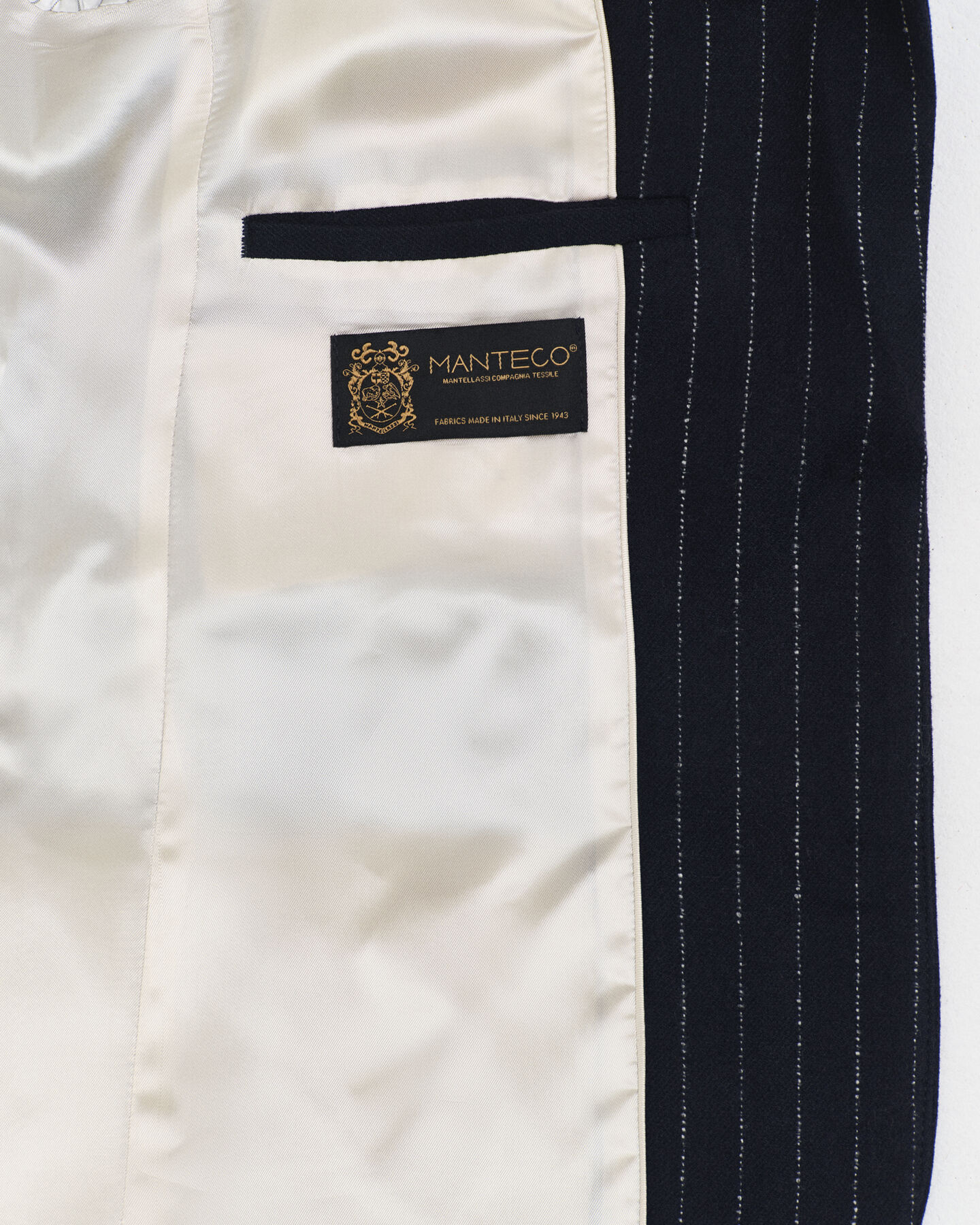 Regular fit ‑mitoitettu liituraitableiseri