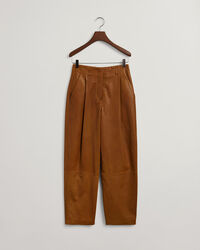 Nahkahousut laskoksilla