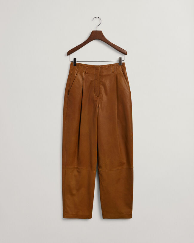 Nahkahousut laskoksilla