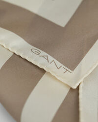 Raidallinen silkkihuivi