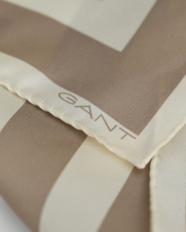 Raidallinen silkkihuivi