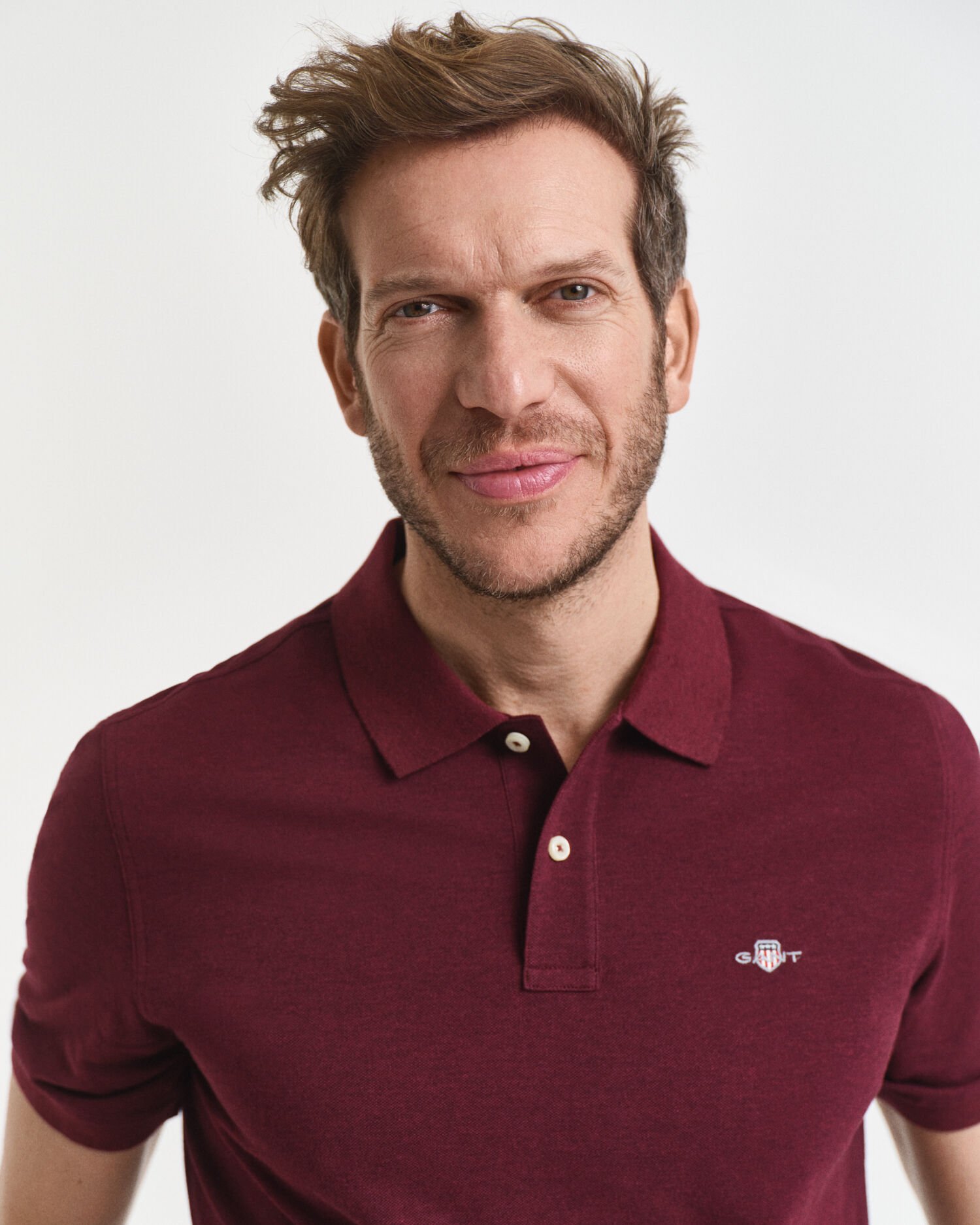 Regular fit -mitoitettu Shield-pikeepaita