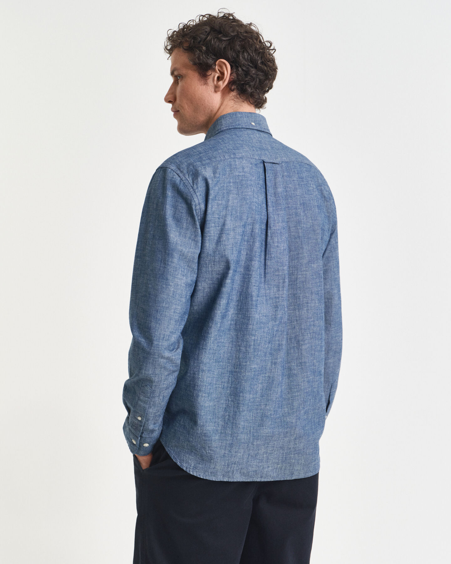 Regular fit ‑mitoitettu indigonsininen chambray-paita