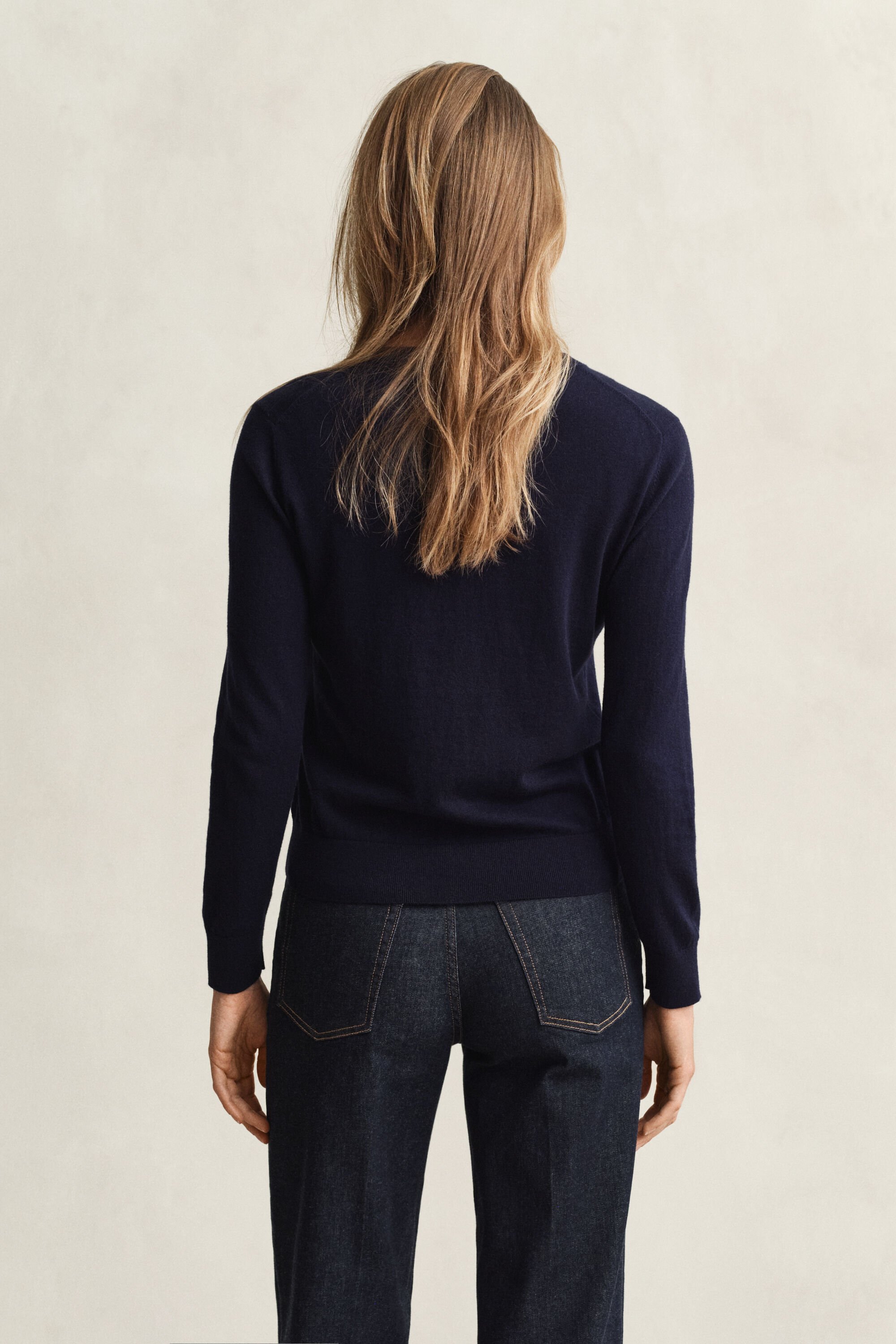 Kevyt neuletakki, pyöreä pääntie