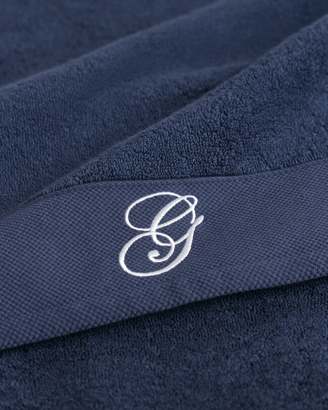 Kirjailtu pyyhe (70 cm x 140 cm)