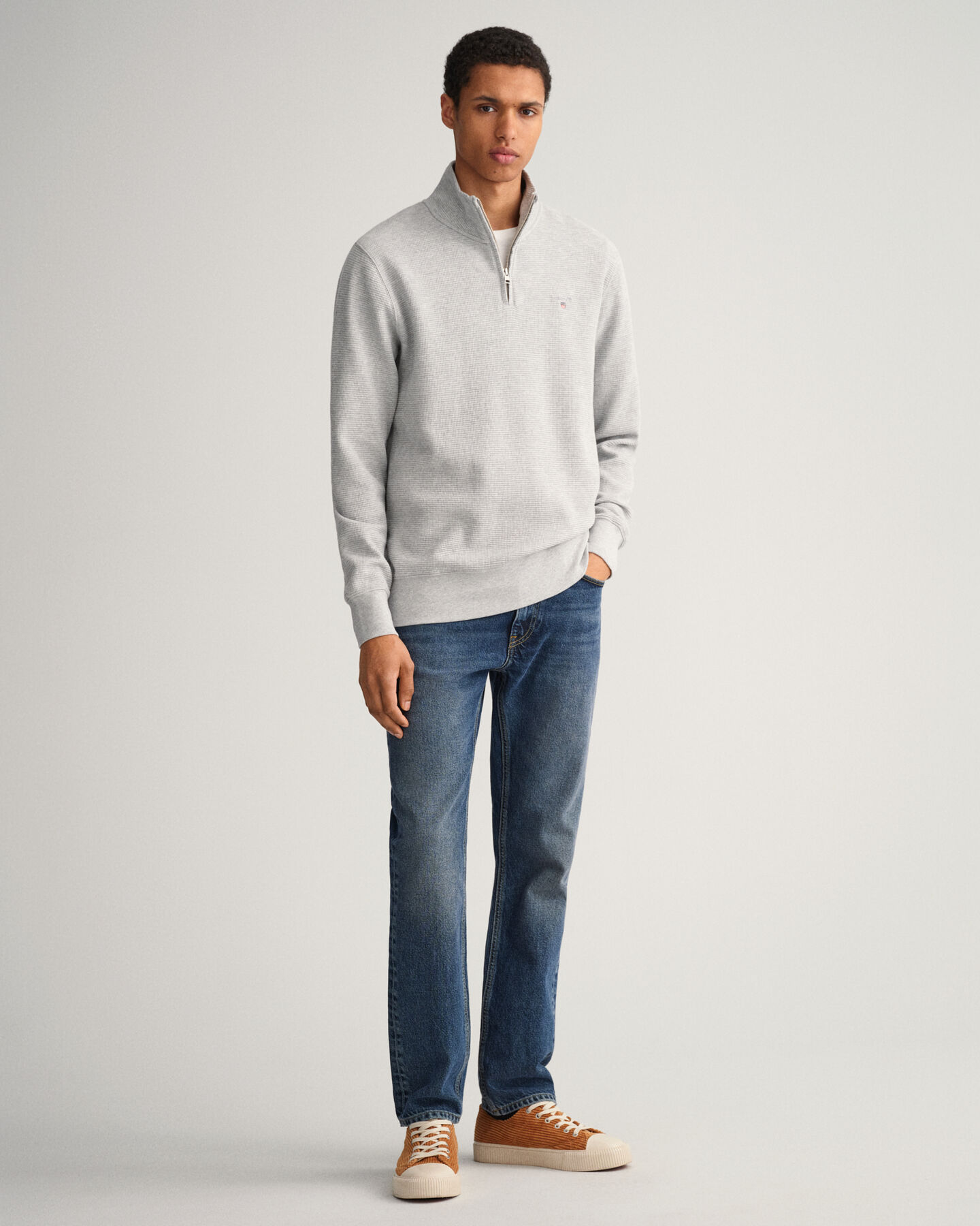 Vohvelikuvioinen puolivetoketjullinen collegepaita