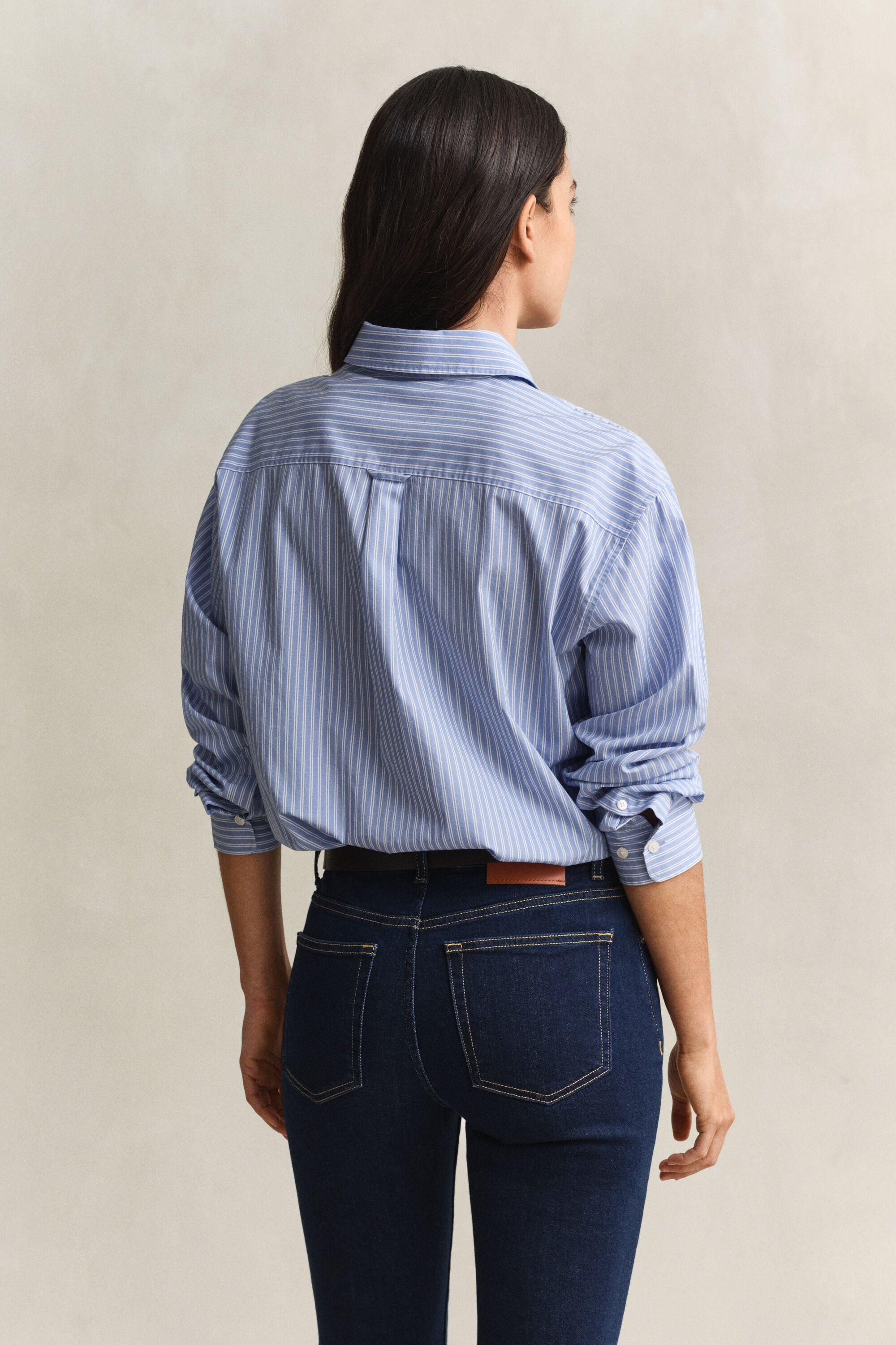 Relaxed fit ‑mitoitettu klassinen popliiniraitapaita