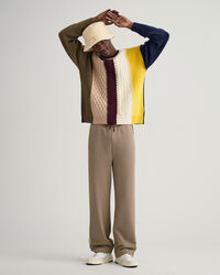 Tilkkutyylinen palmikkoneulepusero, pyöreä pääntie