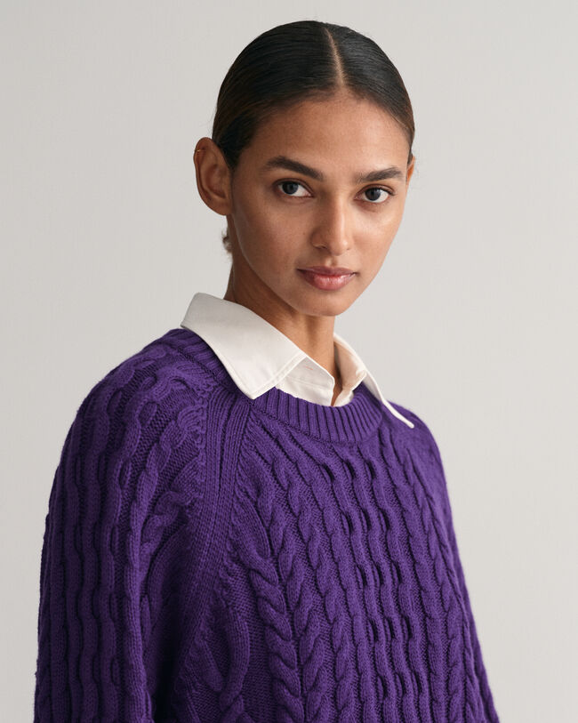 Oversized&nbsp;fit ‑mitoitettu palmikkoneule, py&ouml;re&auml; p&auml;&auml;ntie