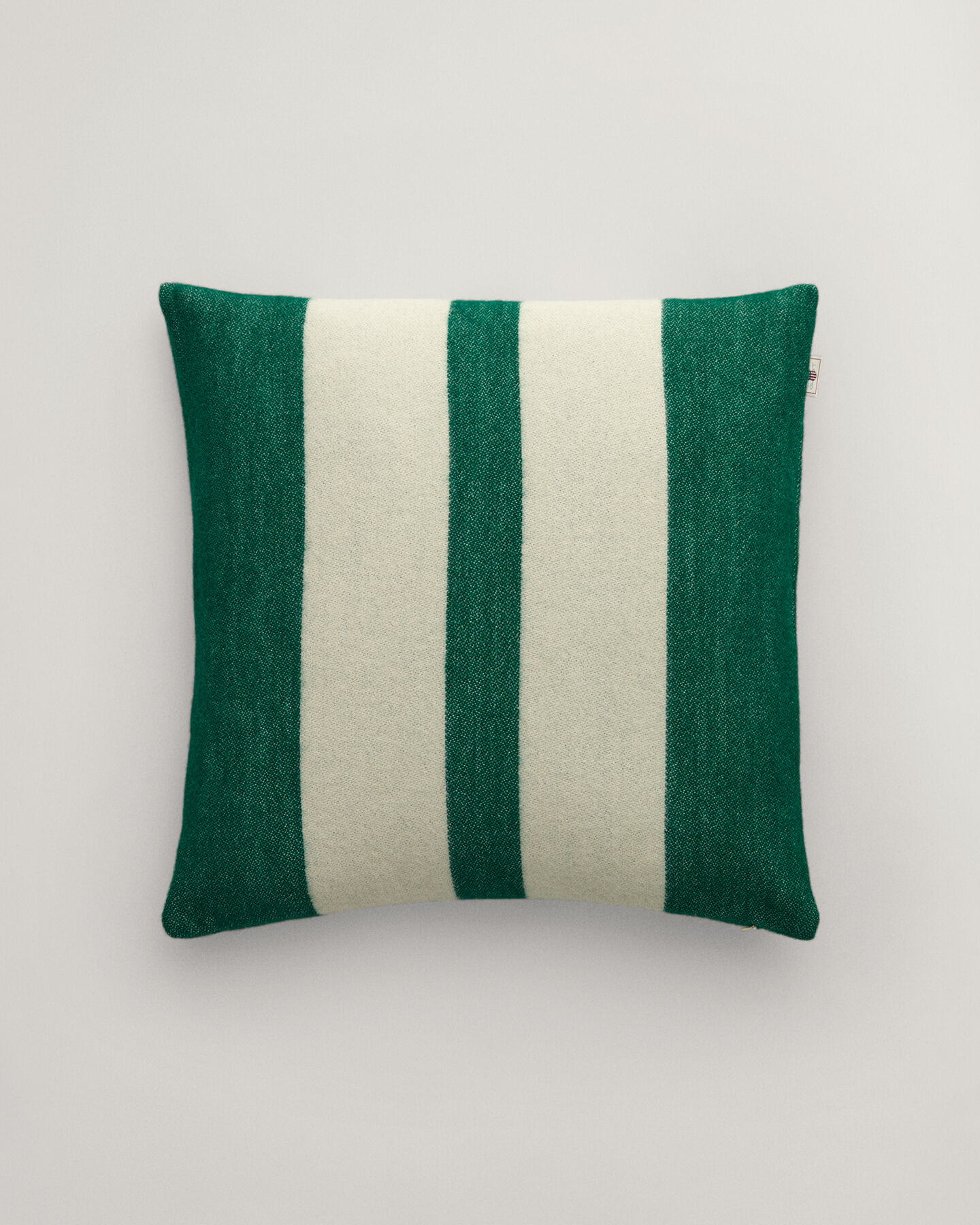 Raidallinen villakankainen tyynynpäällinen