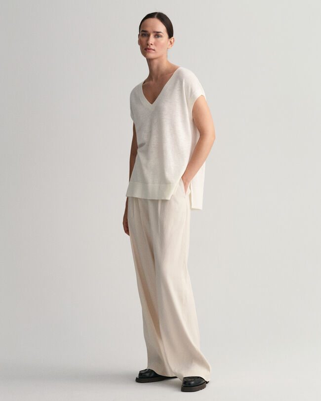 Pellavasekoiteliivi, jossa v-p&auml;&auml;ntie