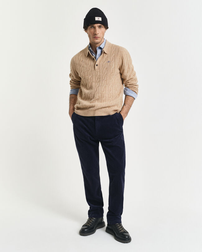 Karitsanvillainen palmikkoneulottu pikeeneulepusero