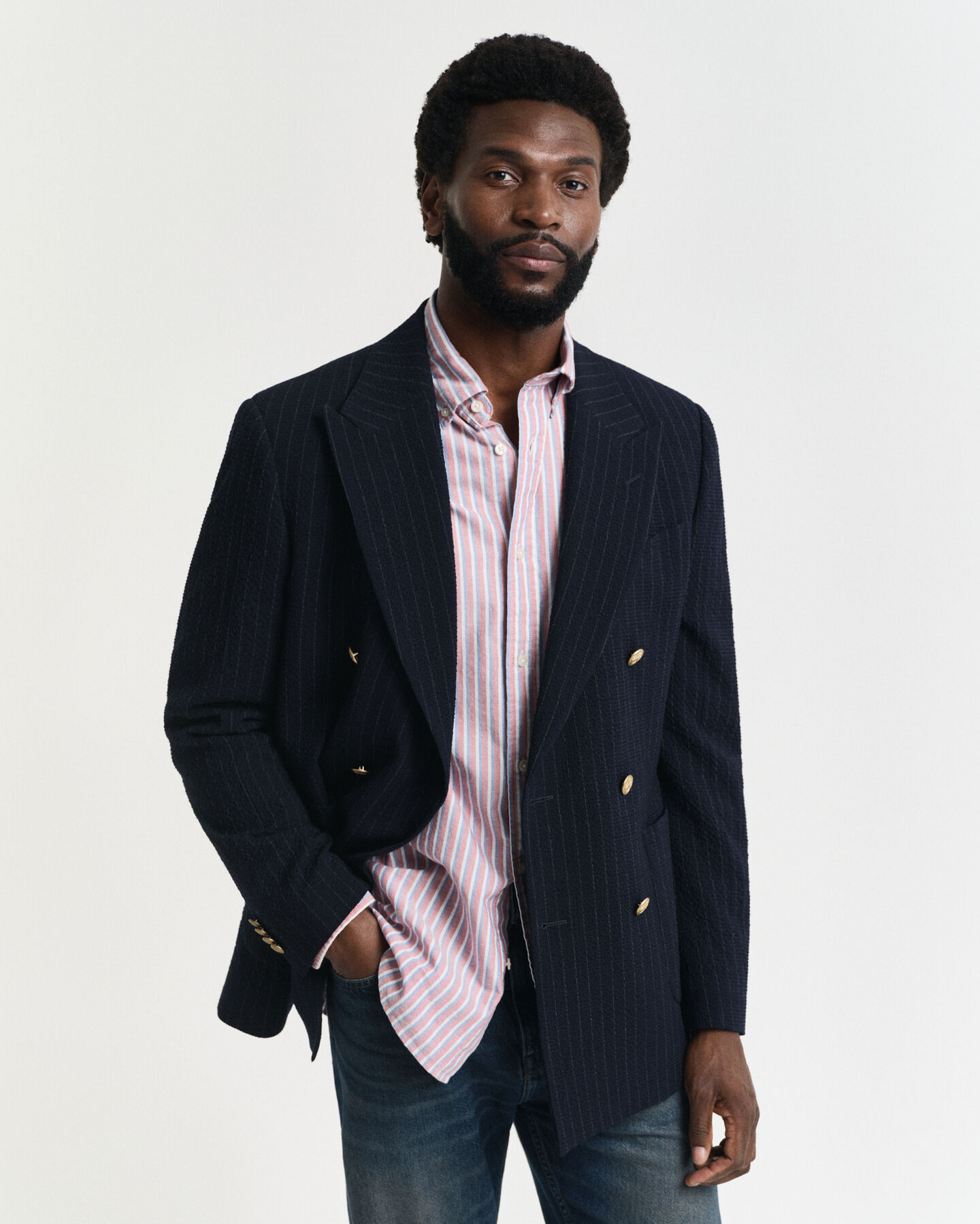 Slim fit -mitoitettu raidallinen seersucker-klubitakki