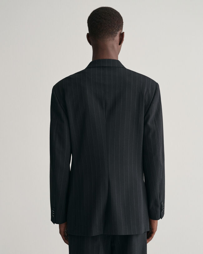 Relaxed fit ‑mitoitettu liituraidallinen puvuntakki