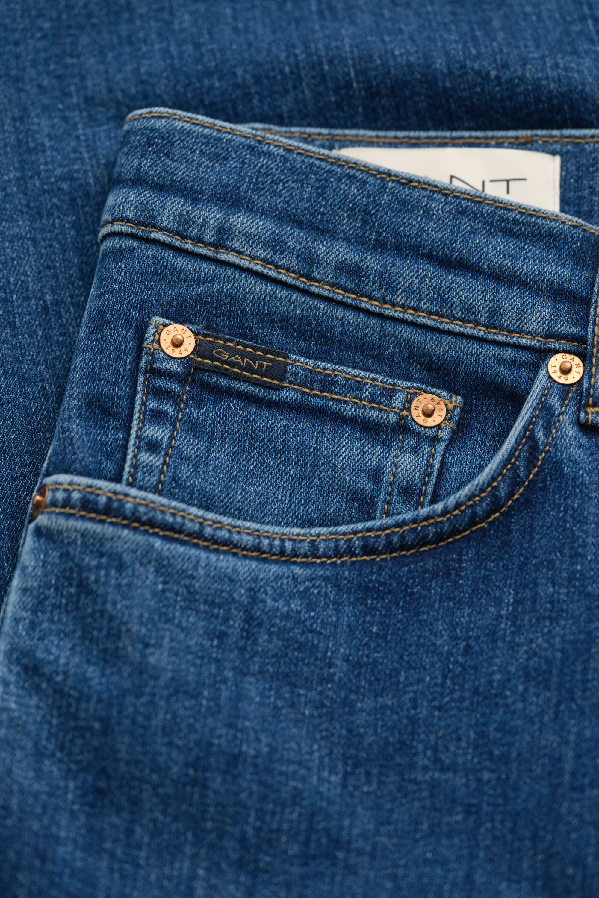 Slim fit ‑mitoitetut Clean Wash ‑farkut