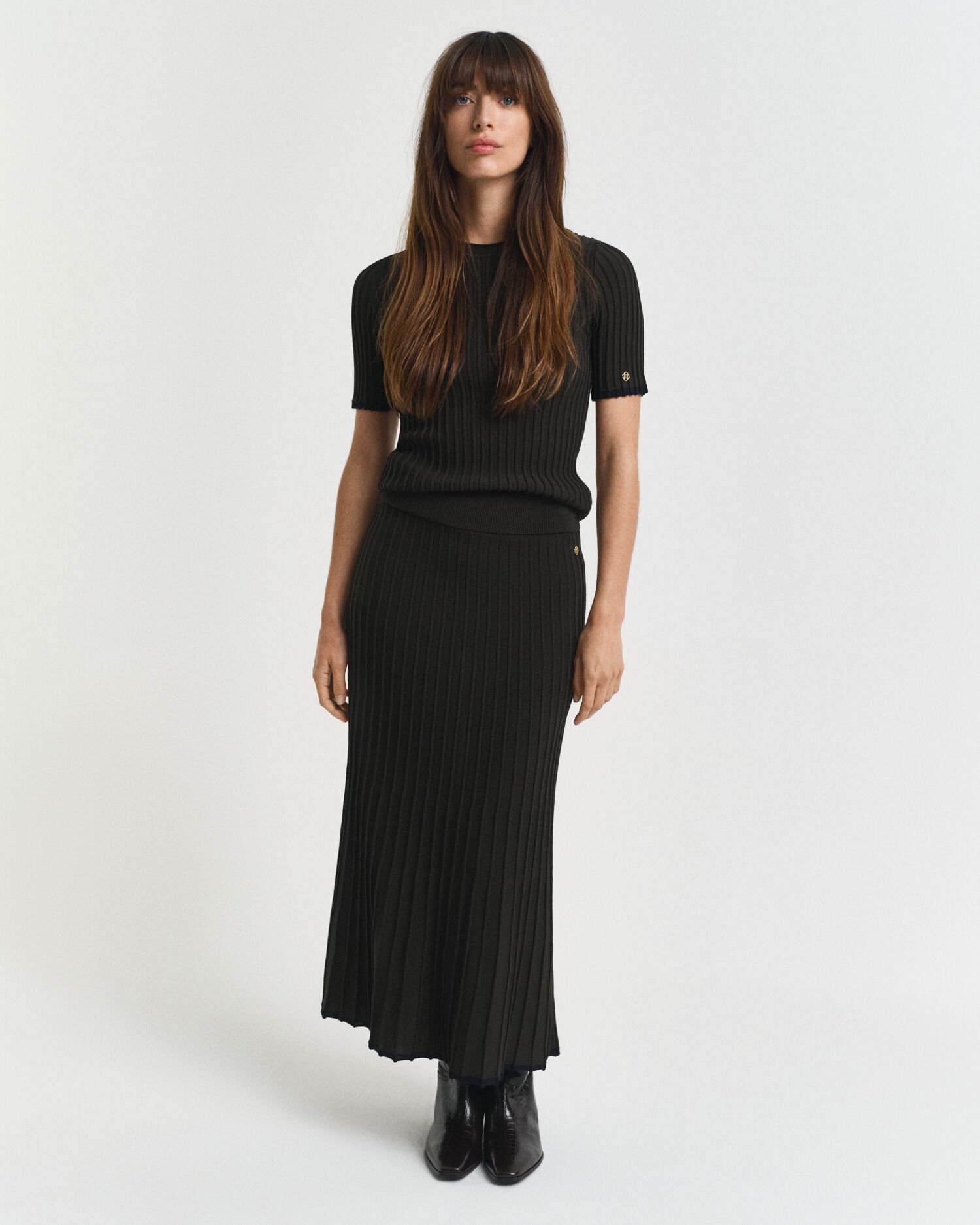 Kontrastivärinen joustinneulehame