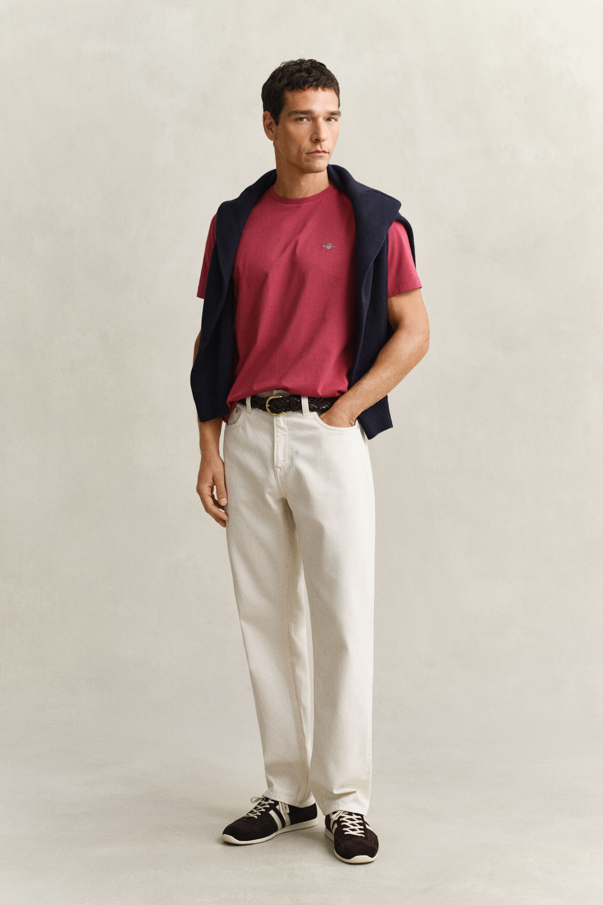 Regular fit ‑mitoitettu Shield-t‑paita