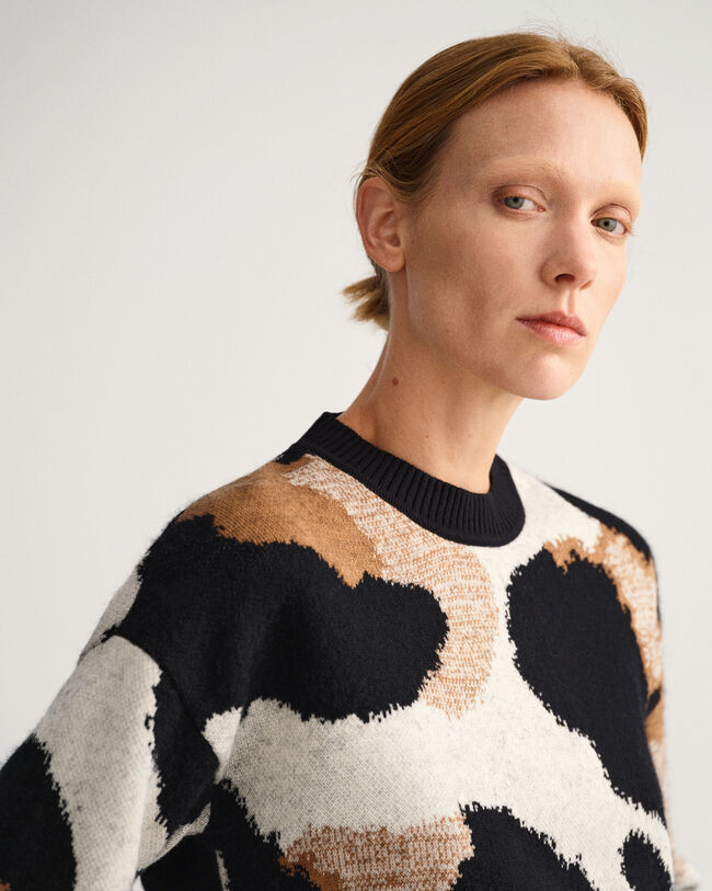 Leopardikuvioinen intarsianeulepusero, py&ouml;re&auml; p&auml;&auml;ntie