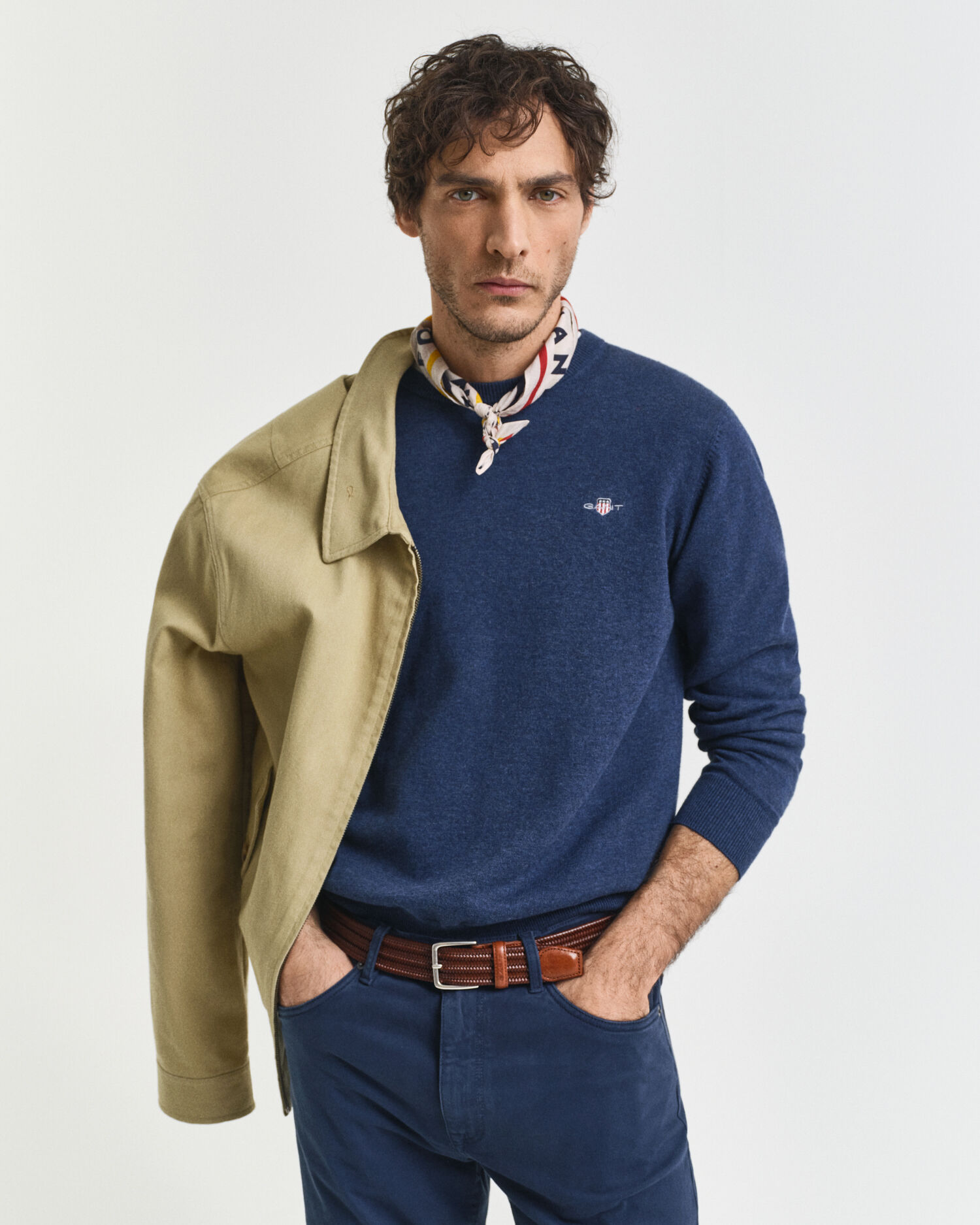 Puuvillaneulepusero, pyöreä pääntie