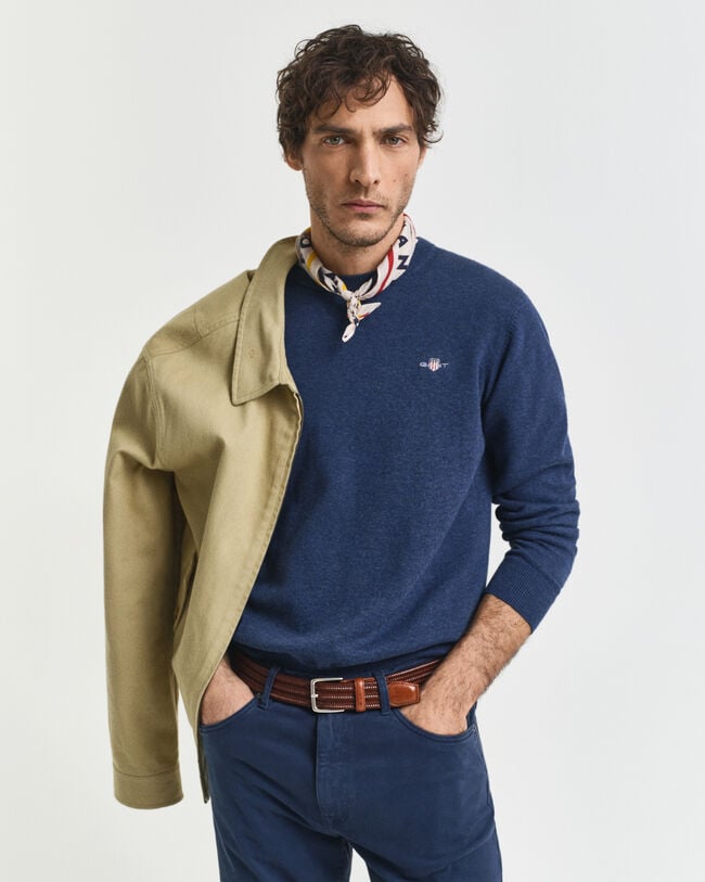 Klassinen puuvillaneulepusero, pyöreä pääntie