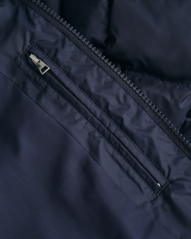 Teens-malliston Shield-kevyttoppatakki