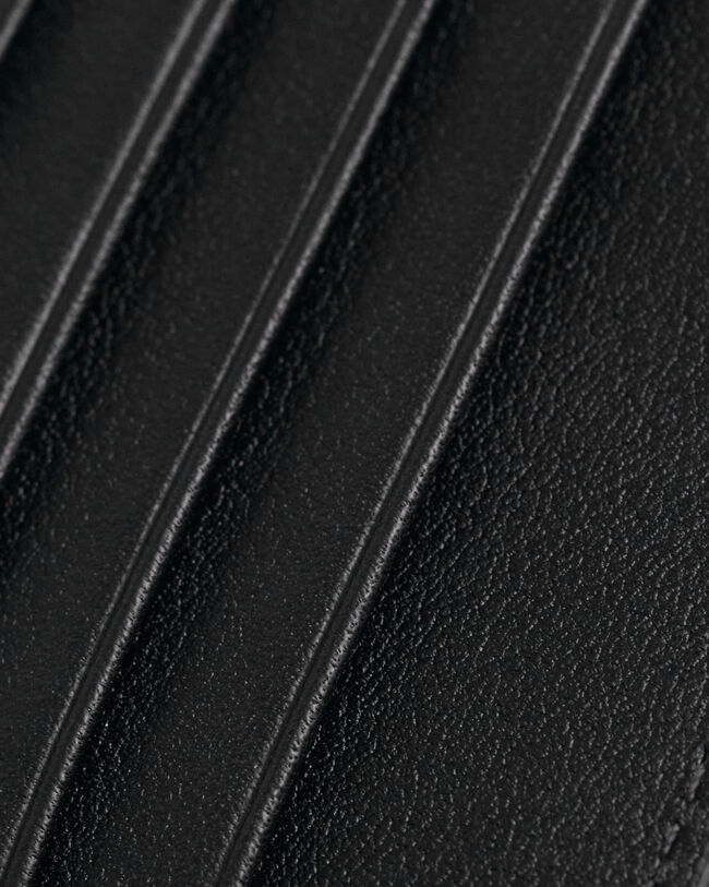 Nahkainen vetoketjullinen korttikotelo