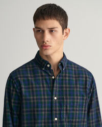 Regular&nbsp;fit ‑mitoitettu ruudullinen vakosamettipaita