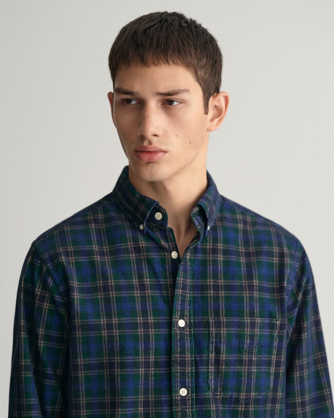 Regular&nbsp;fit ‑mitoitettu ruudullinen vakosamettipaita