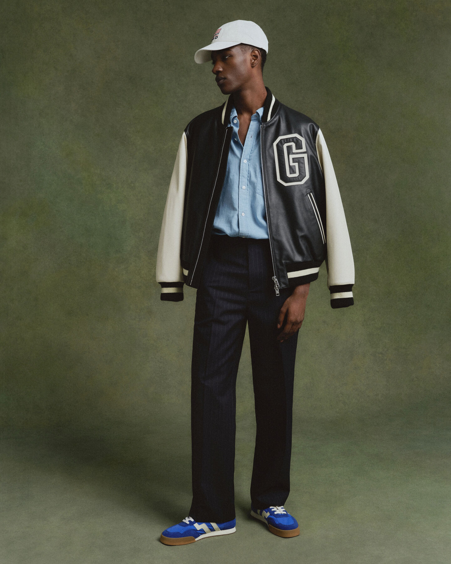 Relaxed fit ‑mitoitetut liituraidalliset puvunhousut