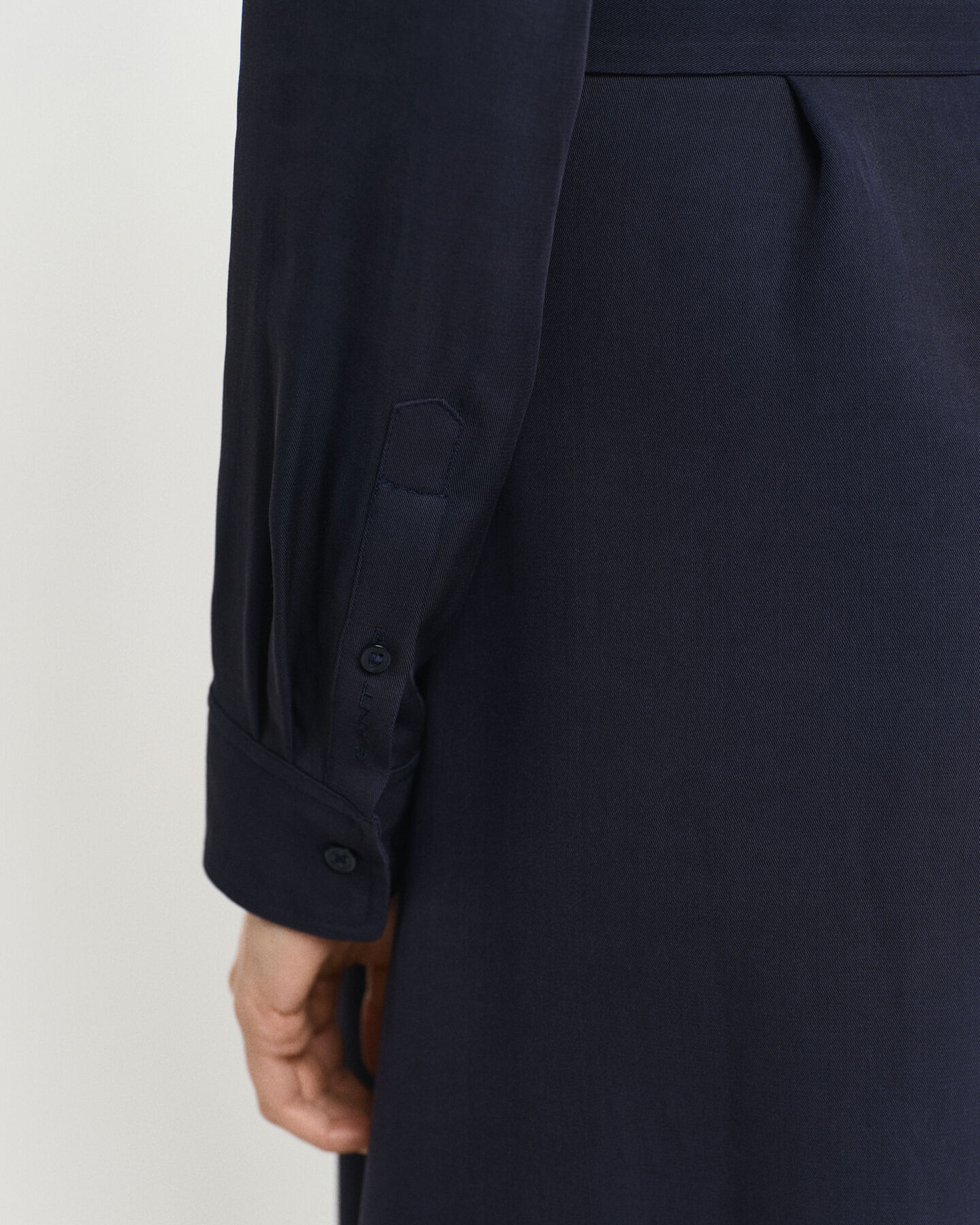 Taskullinen paitamekko