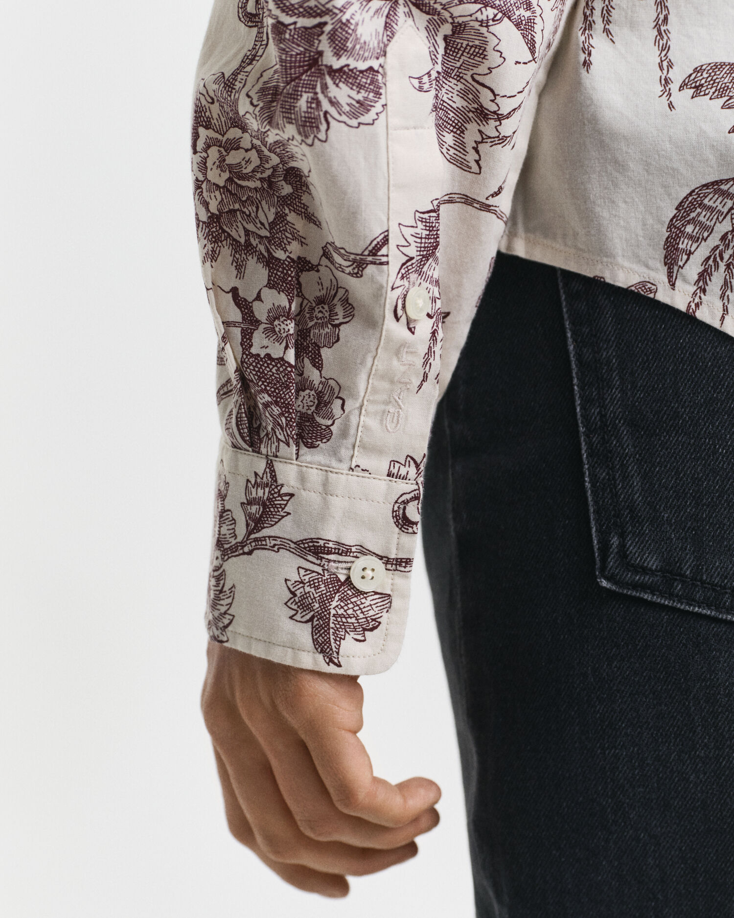 Regular fit ‑mitoitettu puukuvioinen puuvillavoileepaita